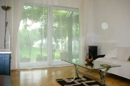 FAMILY HOUSE OMIS