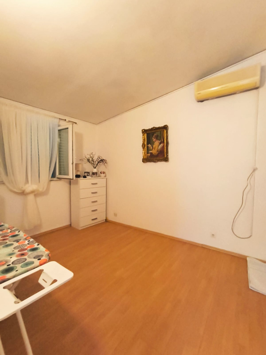 ŠARMANTNA KUĆA U OKRUŽENJU PRIRODE