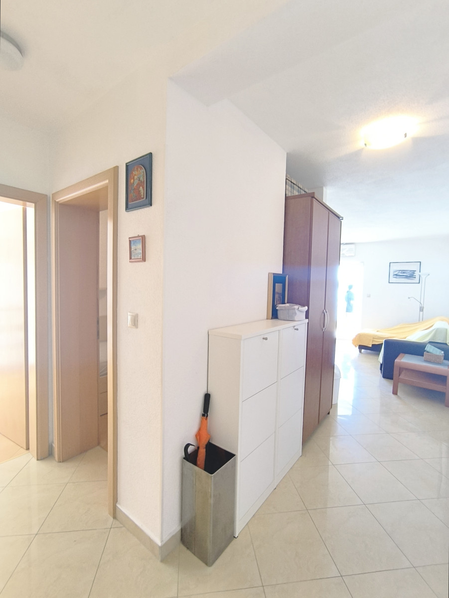 DVOSOBAN STAN BLIZU MORA