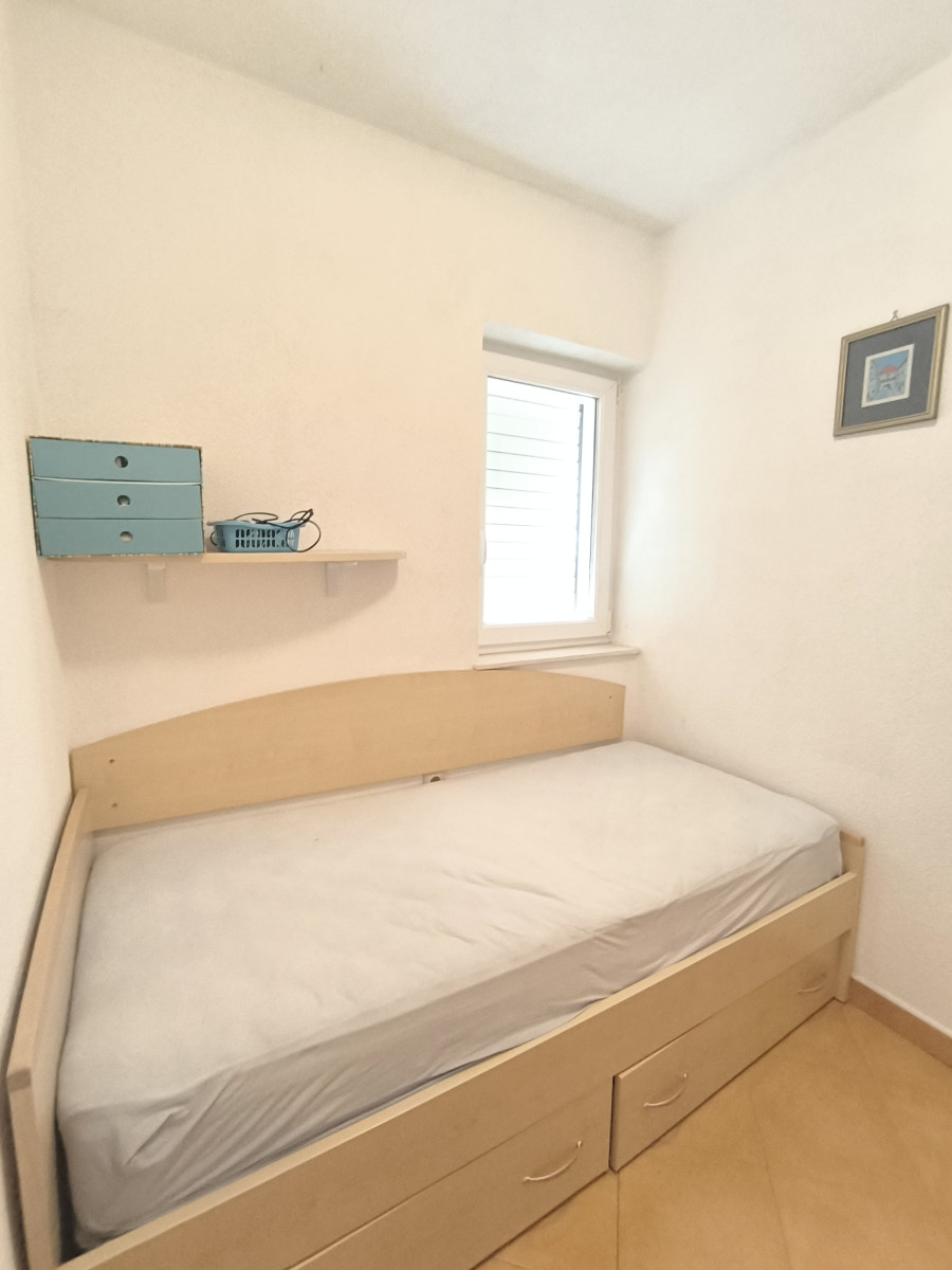 DVOSOBAN STAN BLIZU MORA