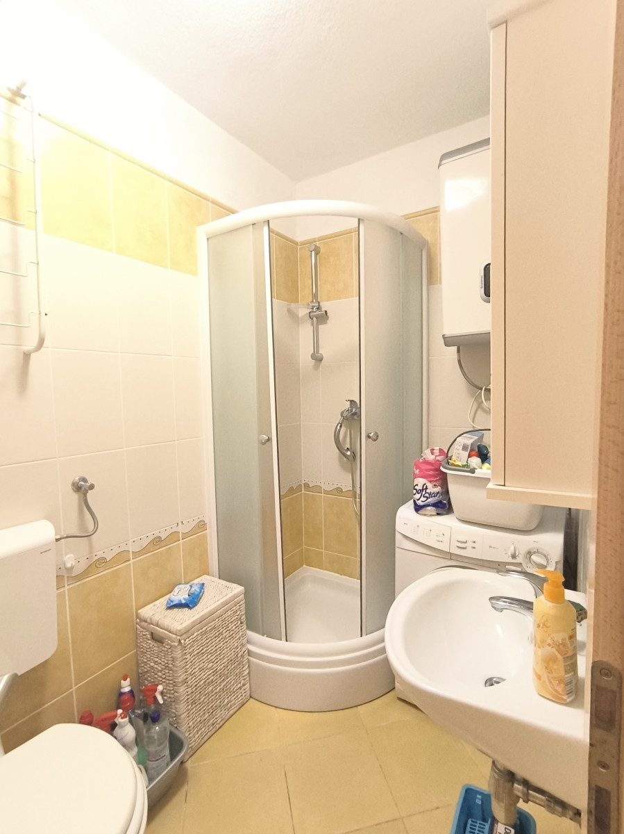 DVOSOBAN STAN BLIZU MORA