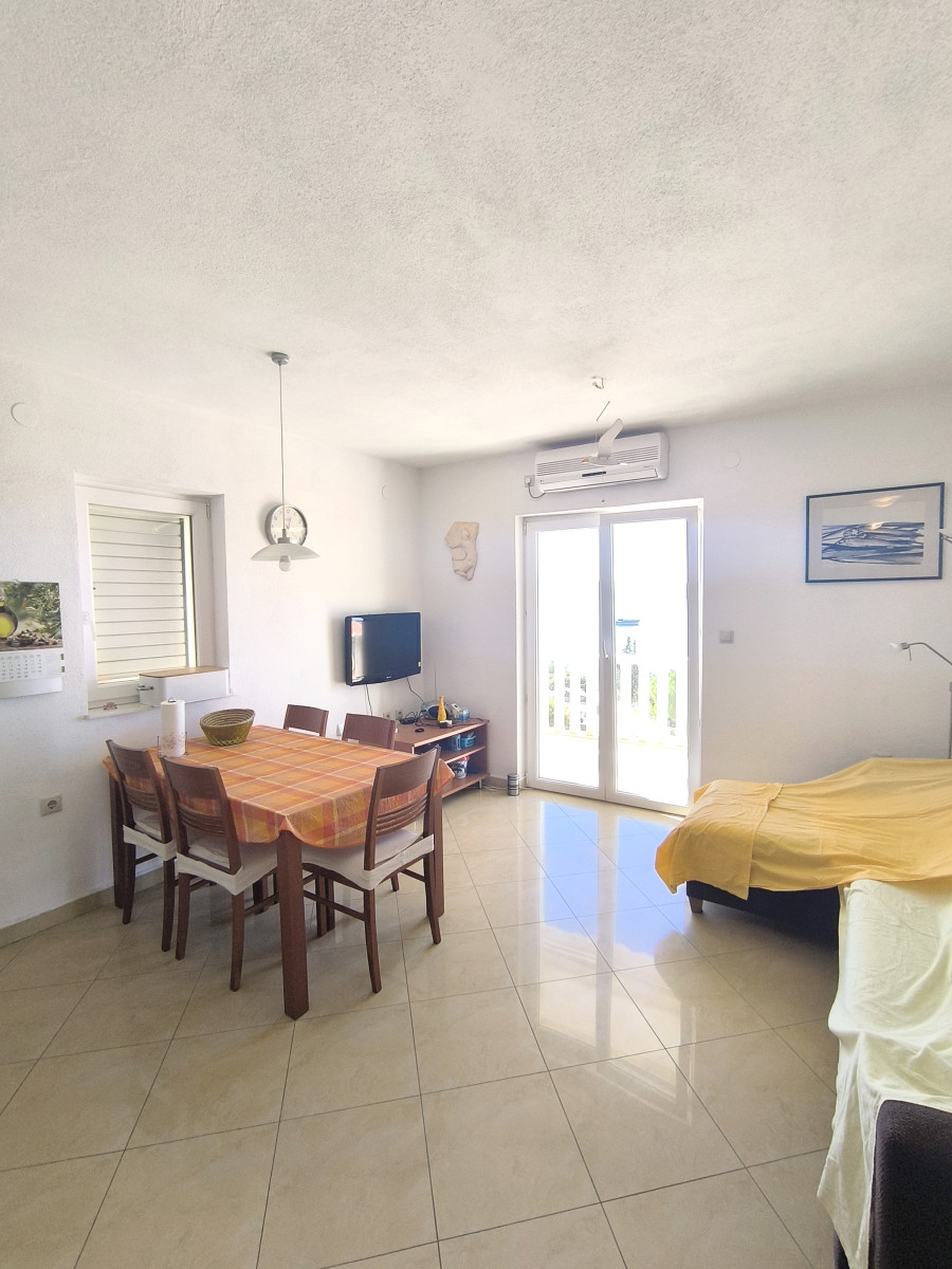 DVOSOBAN STAN BLIZU MORA