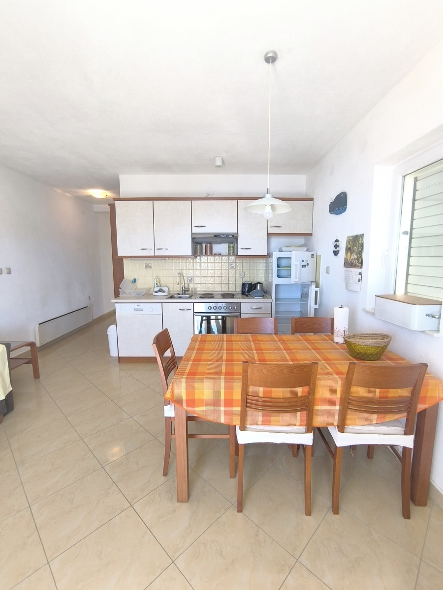 DVOSOBAN STAN BLIZU MORA