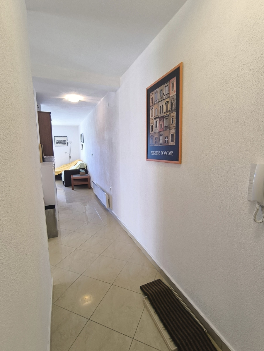 DVOSOBAN STAN BLIZU MORA