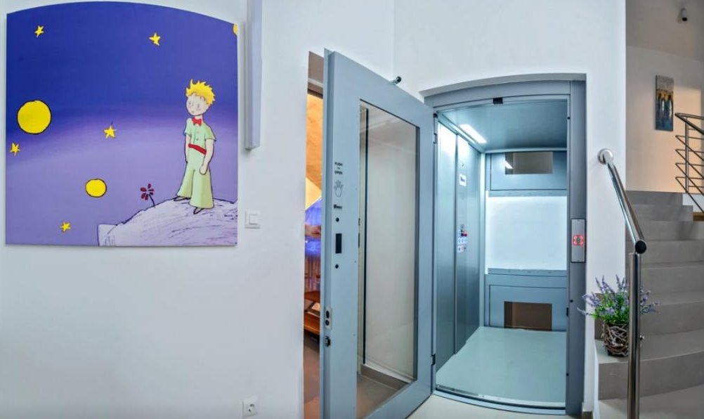 VERMIETUNG EINER LUXUSVILLA