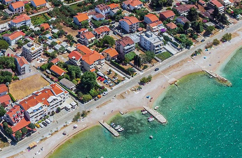 STUNNING BEACHFRONT HOUSE FOR SALE IN SV.FILIP I JAKOV(TURANJ), ZADAR RIVIERA