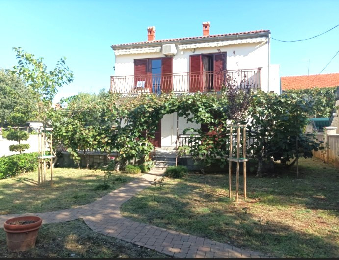 STUNNING BEACHFRONT HOUSE FOR SALE IN SV.FILIP I JAKOV(TURANJ), ZADAR RIVIERA