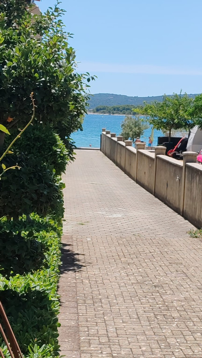STUNNING BEACHFRONT HOUSE FOR SALE IN SV.FILIP I JAKOV(TURANJ), ZADAR RIVIERA