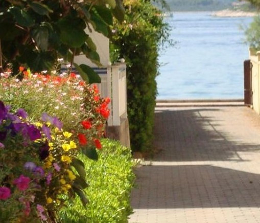 STUNNING BEACHFRONT HOUSE FOR SALE IN SV.FILIP I JAKOV(TURANJ), ZADAR RIVIERA