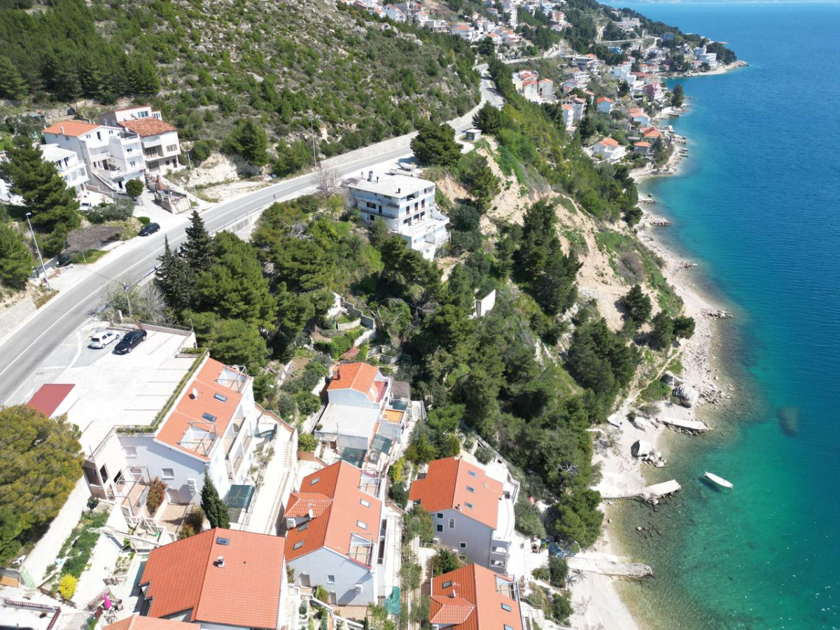 GRAĐEVINSKO ZEMLJIŠTE UZ MORE