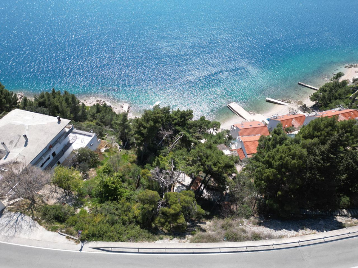 GRAĐEVINSKO ZEMLJIŠTE UZ MORE