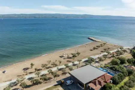 Two-bedroom apartment near the sea