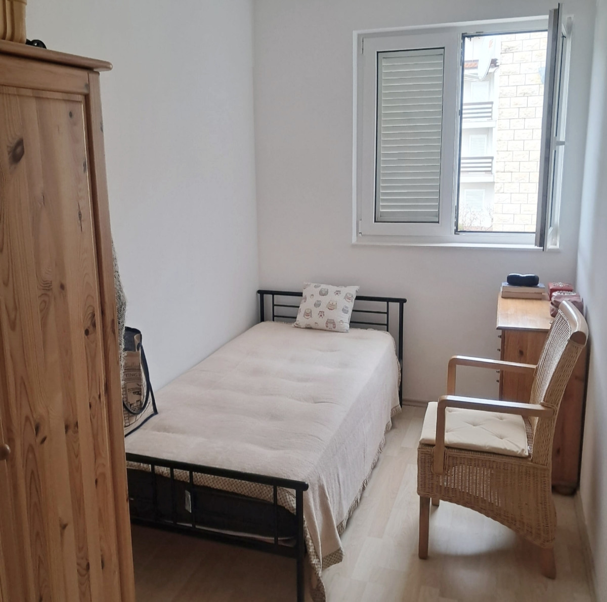 Two-bedroom apartment near the sea