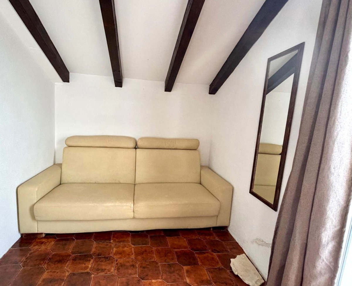 STONE HOUSE FIRST ROW BY THE SEA