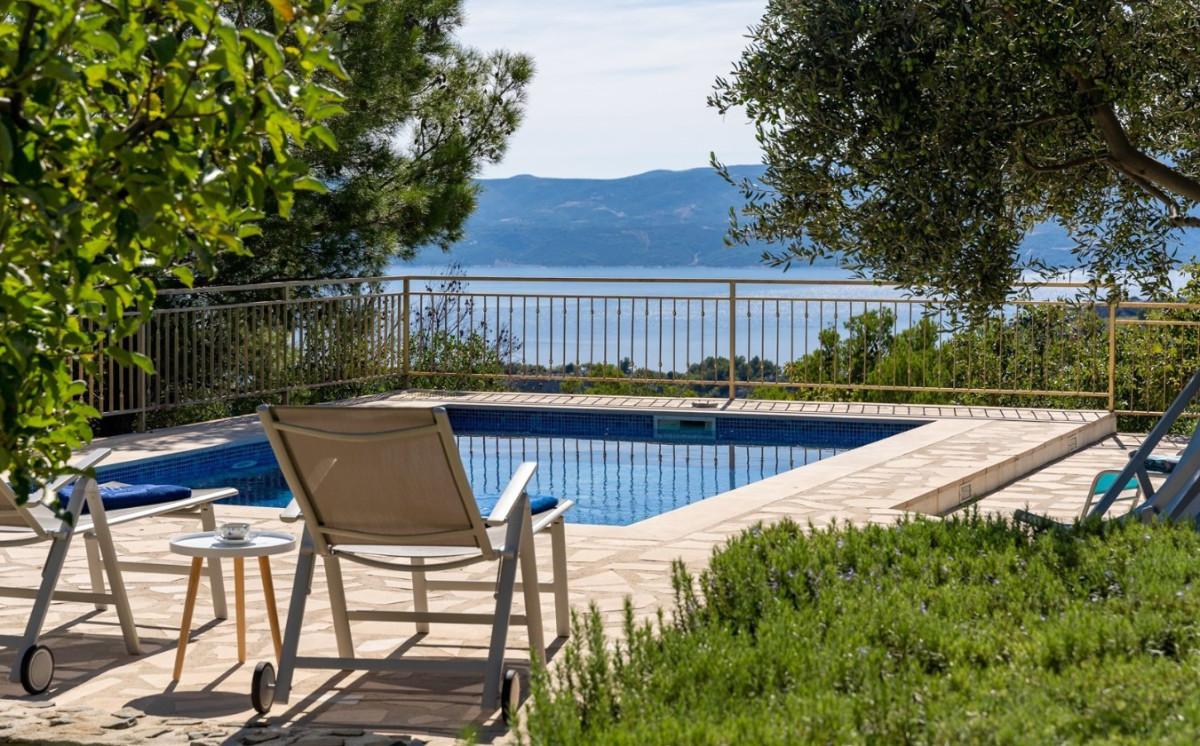 A CHARMING HOUSE FOR NATURE LOVERS