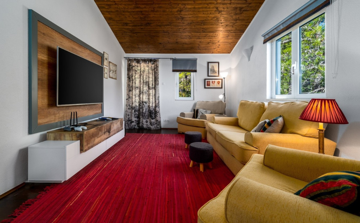 A CHARMING HOUSE FOR NATURE LOVERS