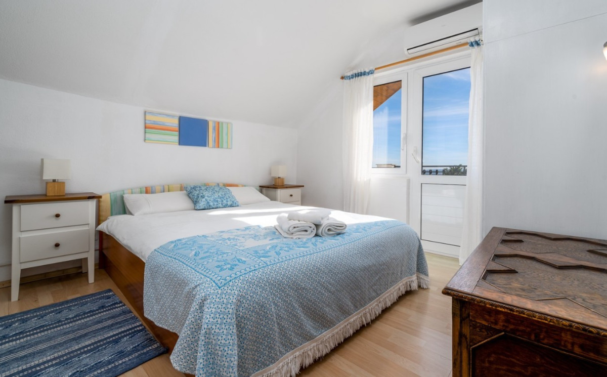 A CHARMING HOUSE FOR NATURE LOVERS