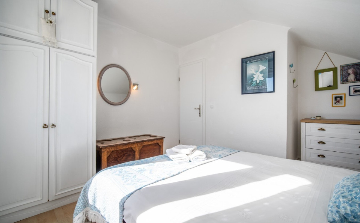 A CHARMING HOUSE FOR NATURE LOVERS