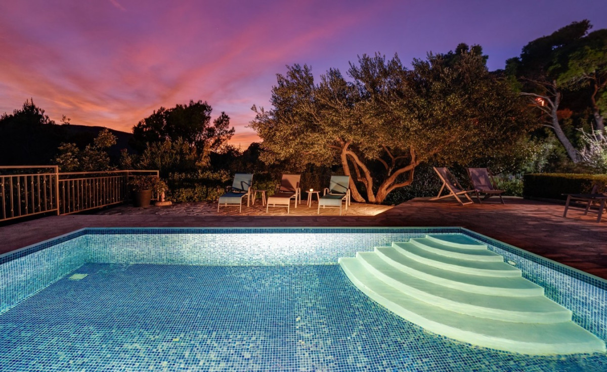 A CHARMING HOUSE FOR NATURE LOVERS