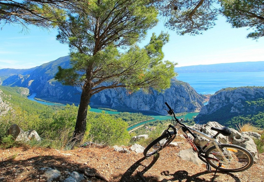 A CHARMING HOUSE FOR NATURE LOVERS