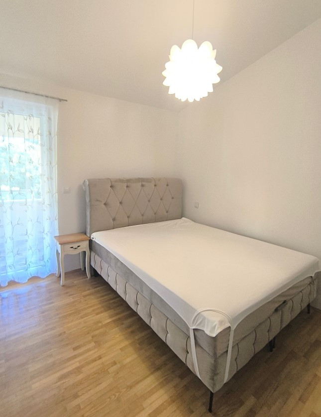 PROSTRANI TROSOBAN STAN UZ MORE