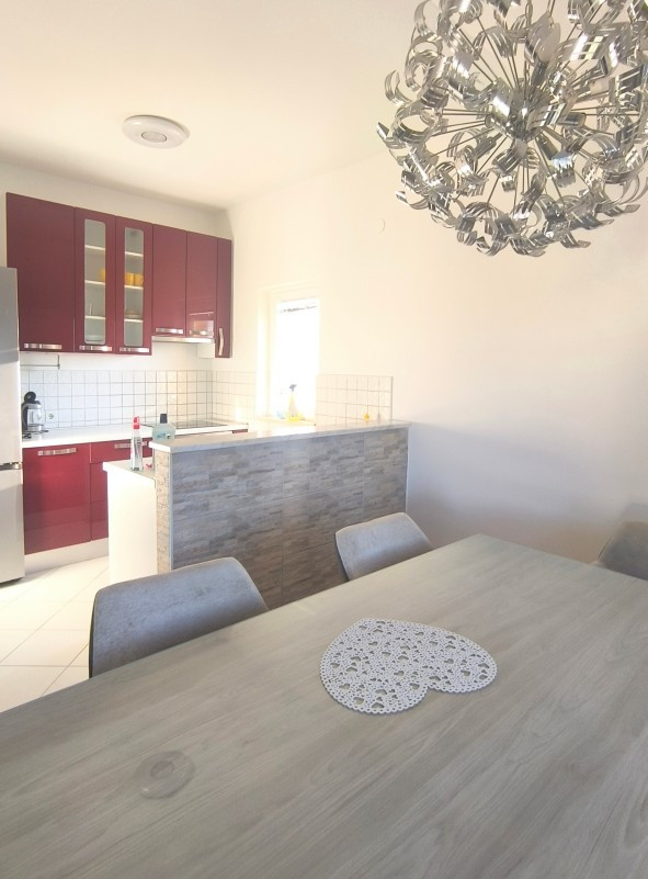 PROSTRANI TROSOBAN STAN UZ MORE