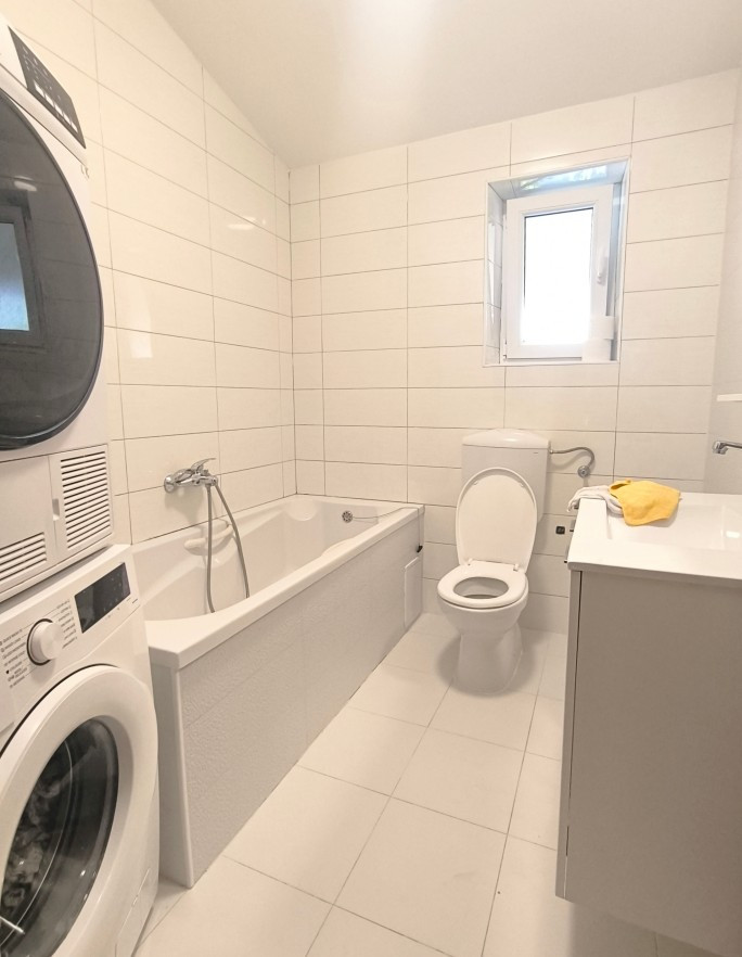 PROSTRANI TROSOBAN STAN UZ MORE