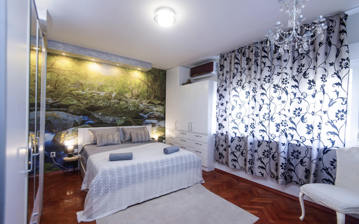 DREIZIMMERWOHNUNG, ATTRAKTIVE LAGE (BACVICE)