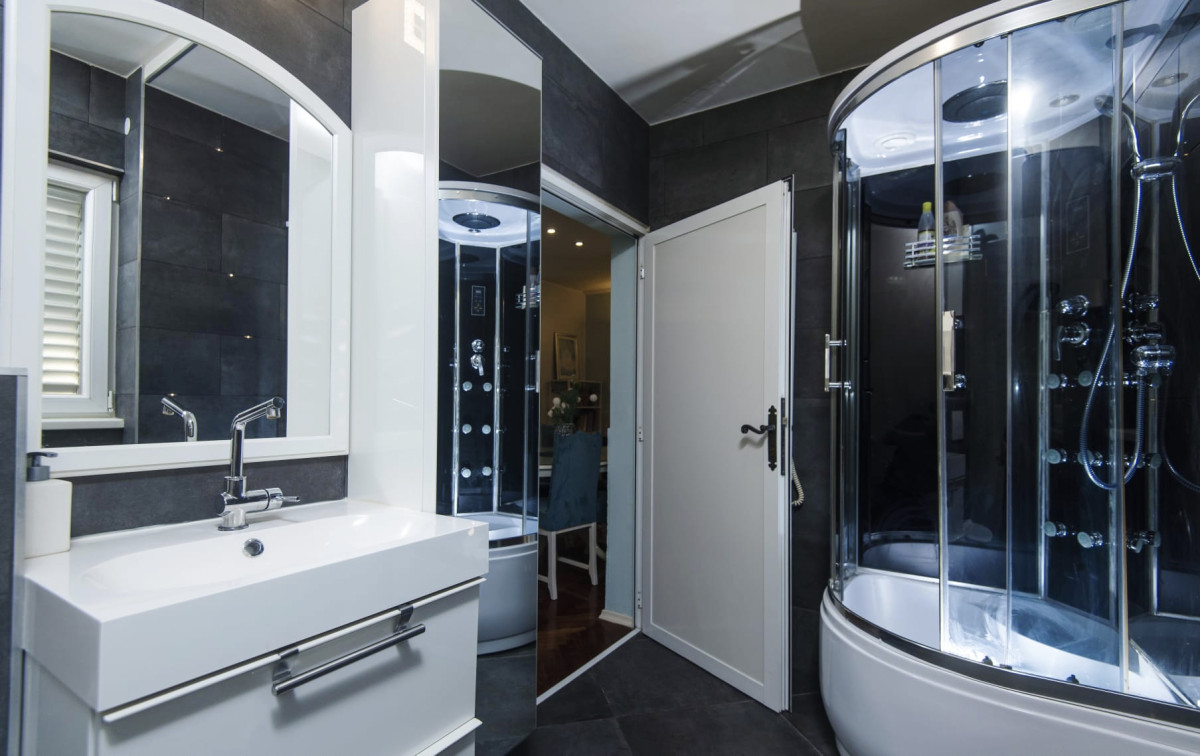 DREIZIMMERWOHNUNG, ATTRAKTIVE LAGE (BACVICE)