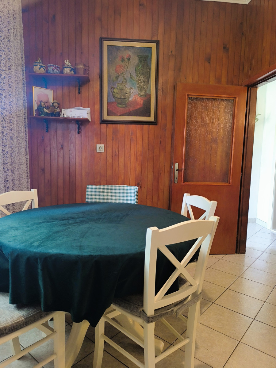 IDYLLISCHES ANWESEN AUF 1568m2 GRUNDSTÜCK -NUR 40 AUTOMIN VON SPLIT