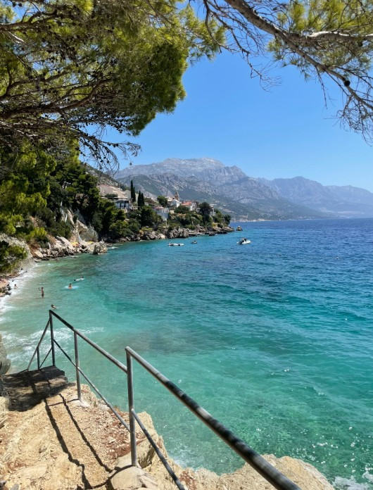 ZWEIZIMMER-WOHNUNG, TOPLAGE, NUR WENIGE SCHRITTE VOM MEER ENTFERNT