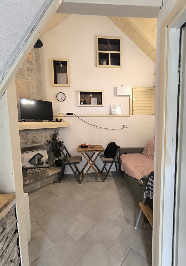 CHARMING RENOVATED STONE HOUSE IN THE OLD VILLAGE OF DUĆE, OMIŠ