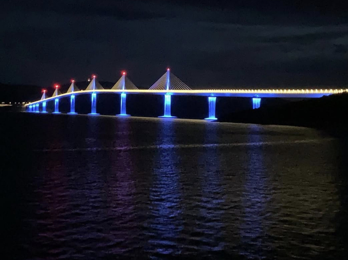 EKSKLUZIVNA KUĆA PRVI RED DO MORA  3 ETAŽE, VEZ ZA BROD I POGLED NA PELJEŠKI MOST