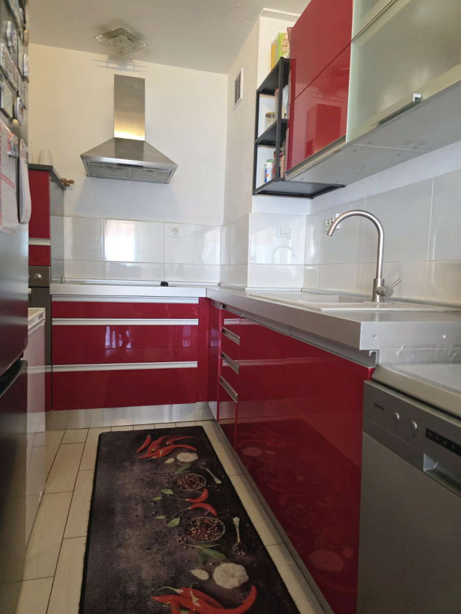 ATTRAKTIVE 2-ZIMMER-WOHNUNG MIT MEERBLICK – DUGI RAT