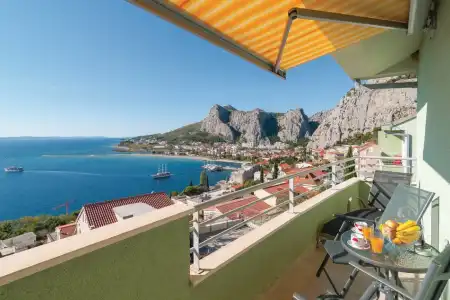 STAN ZA DUGOROČNI NAJAM - OMIŠ