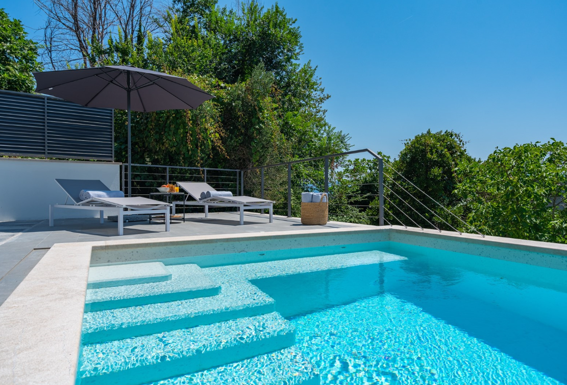 MODERN VILLA WITH SEA VIEWS