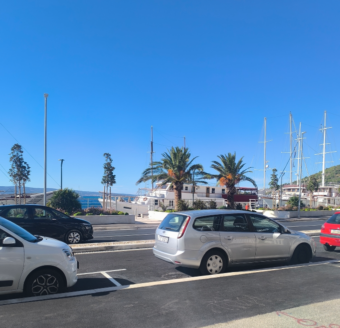 IZNAJMLJUJE SE POSLOVNI PROSTOR, OMIŠ