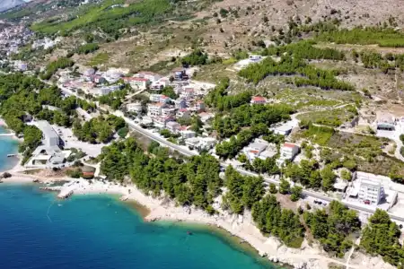 GRAĐEVINSKO ZEMLJIŠTE ,LOKVA ROGOZNICA , OMIŠ