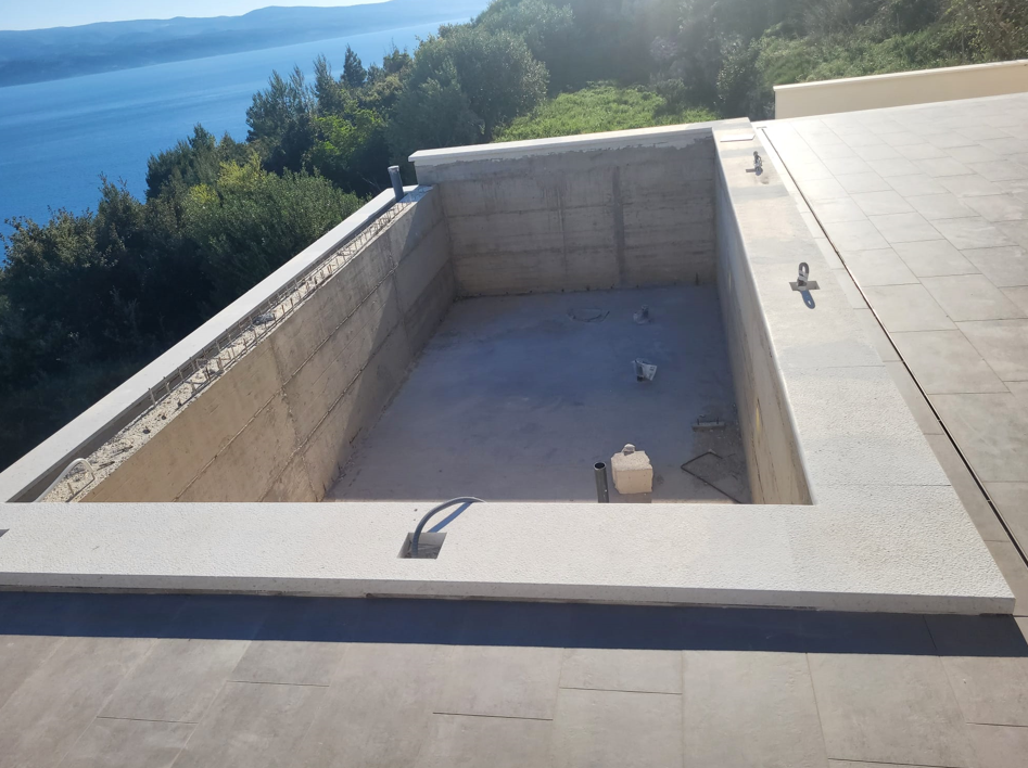 VILA S BAZENOM I POGLEDOM NA MORE