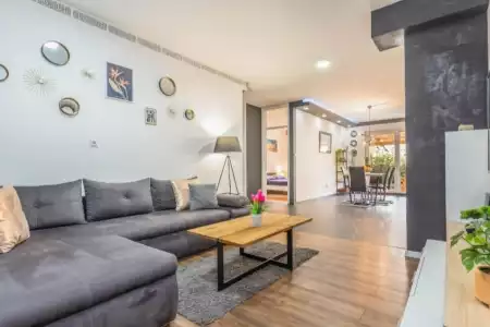 NICE GROUNDFLOOR APARTMENT
