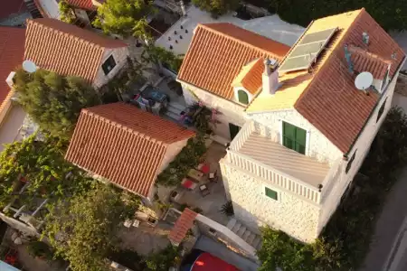 KOMPLEKS KAMENIH KUĆA