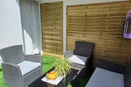 APARTMANSKA KUĆA BLIZU MORA