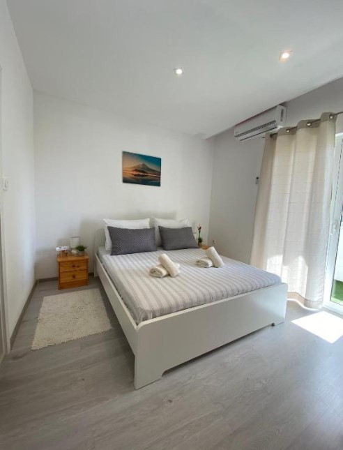 APARTMANSKA KUĆA BLIZU MORA