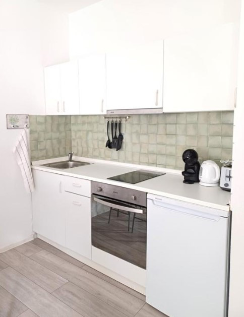 APARTMANSKA KUĆA BLIZU MORA