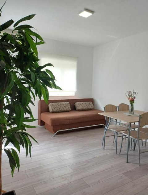 APARTMANSKA KUĆA BLIZU MORA