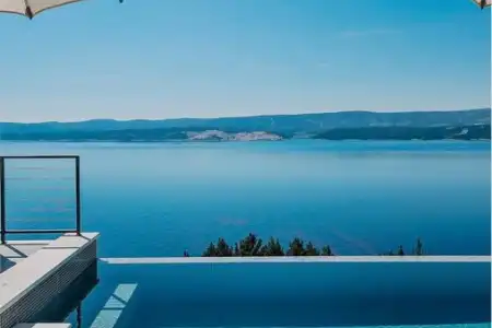 NEWLY BUILT MODERN VILLA